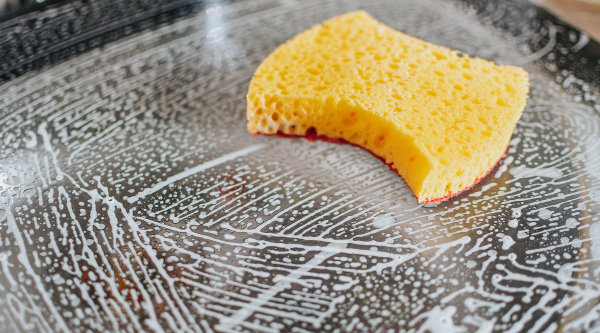 How to Wash Dishes : How to Use Sponges for Washing Dishes 